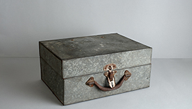 tin box - 1947 archives